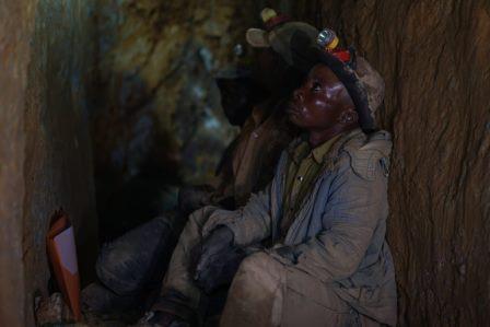 Google VR-фильм о контрабанде золота в Конго