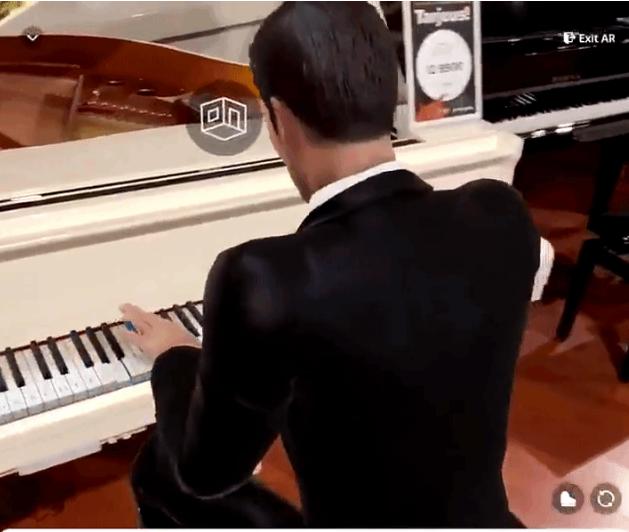 AR пианист, играющий на настоящем инструменте видео разлетелось по всему Интернету