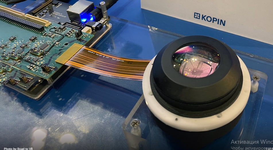 ​Производитель дисплеев демонстрирует флагманский дисплей виртуальной реальности и оптику Pancake